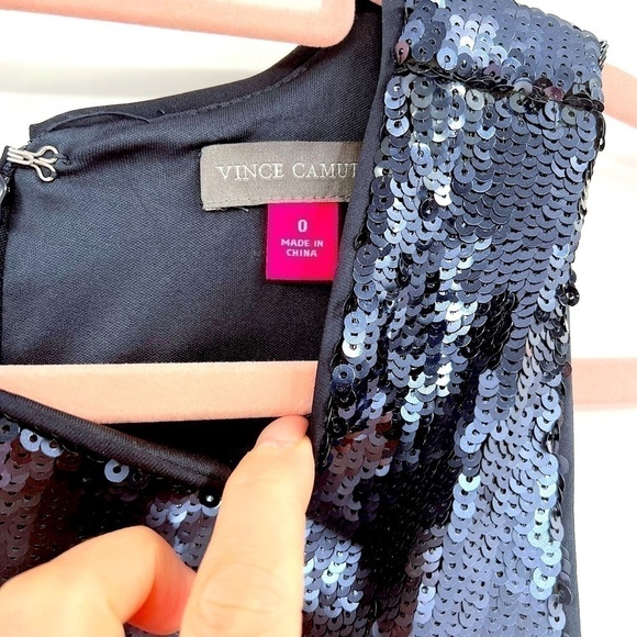 VINCE CAMUTO
Sleeveless Ombre Sequined Dress In Classic Navy size 0 - Picture 9 of 9